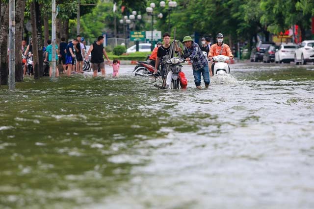 Miền Bắc mưa rất to, kéo dài nhiều ngày-1