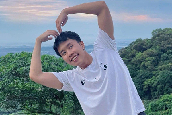 Con trai Vân Dung gây sốt với vai thiếu gia si tình trong Đi giữa trời rực rỡ-5