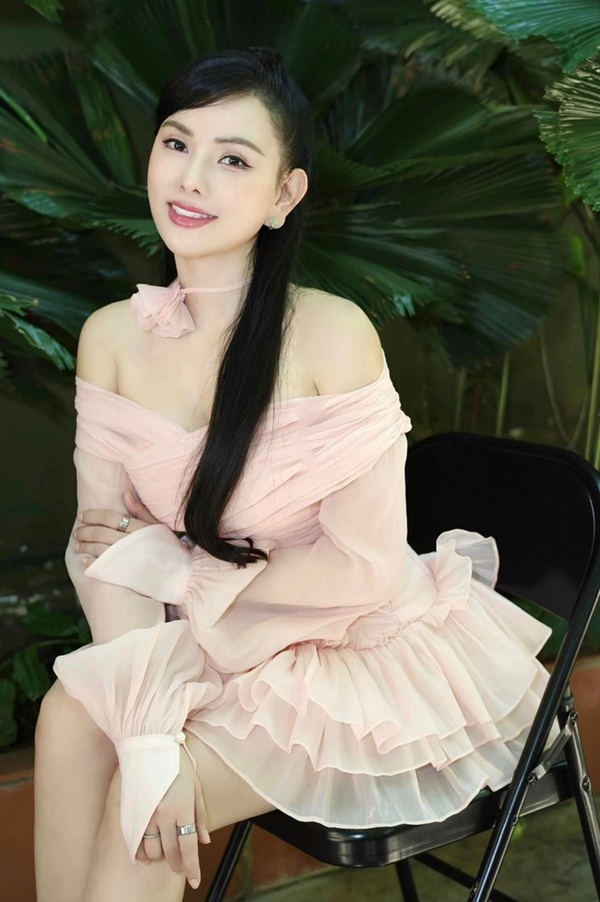 Nữ ca sĩ nổi tiếng từng được mẹ chồng treo giải sinh thêm con cho một sào đất trị giá mười mấy tỷ là ai?-2