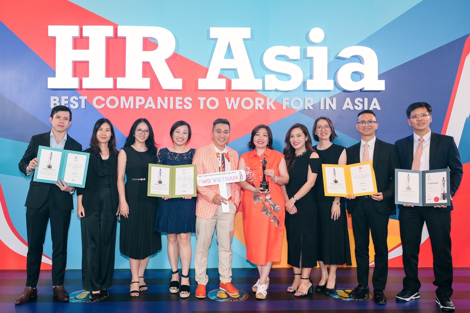 FWD Việt Nam giành 4 giải thưởng tại HR Asia Awards-1