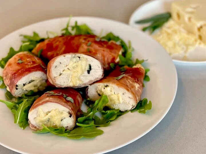 Cách làm món ức gà cuộn phô mai lạ miệng-1