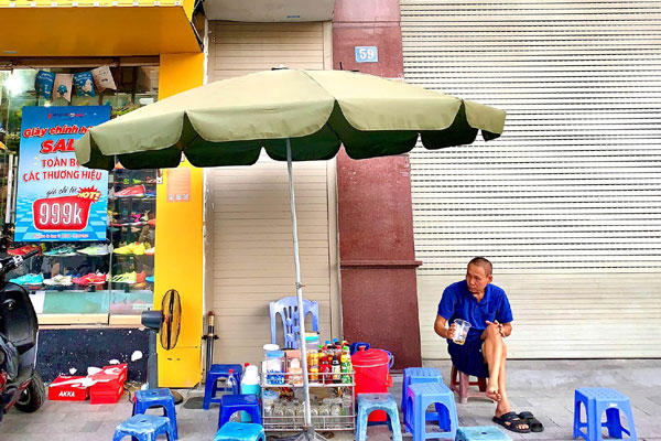 Nhà hét giá 5 tỷ ở Bạch Mai, chỉ lọt 1 người, phải khoét tường cho xe máy vào-5