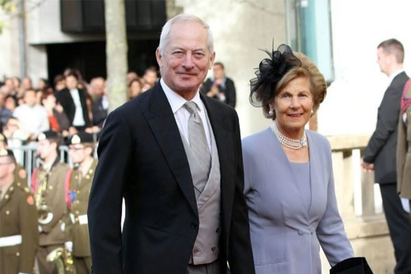 Quốc vương giàu nhất châu Âu chi 36 triệu USD mua một chiếc tủ gỗ-2