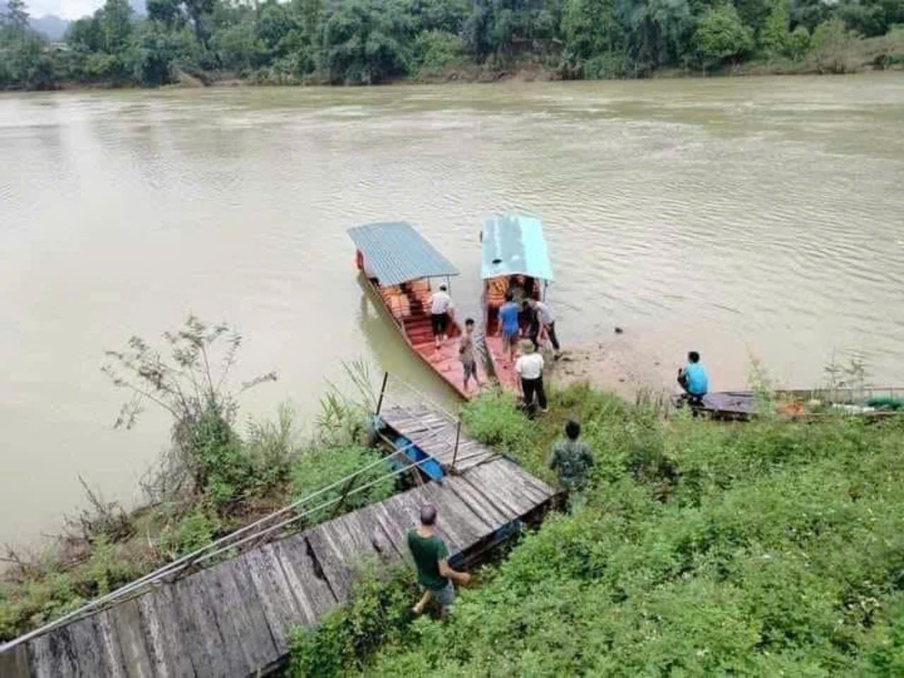 Chồng sát hại vợ rồi phi tang thi thể xuống sông-2