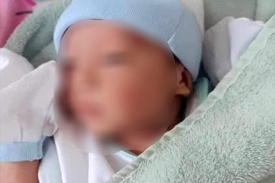 Cô gái 16 tuổi tìm lại con trai mới sinh sau khi bỏ rơi trước quán cà phê
