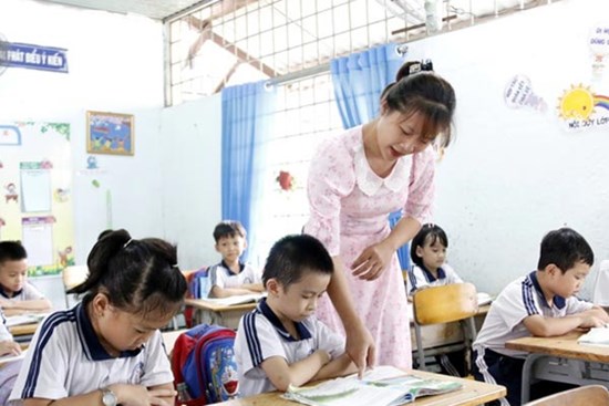‘Lớp nào cũng ‘đi tiền’ để chọn giáo viên tốt, ai sẽ được ưu tiên?’