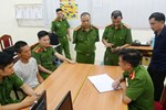 Cảnh sát leo thang, phá rào tôn dập đám cháy quán bar ở Hà Nội-17