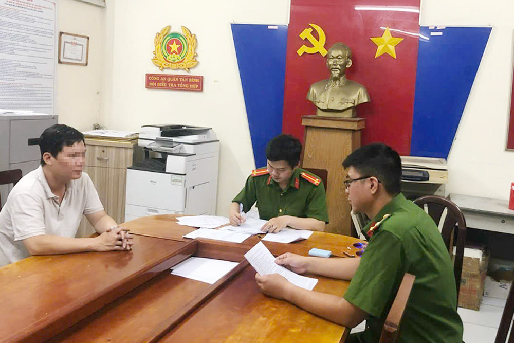 Lời khai của tài xế vụ hất cô gái lên nắp ca pô ở TPHCM-1