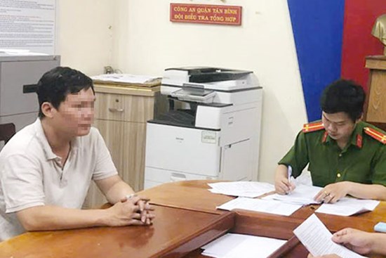 Lời khai của tài xế vụ hất cô gái lên nắp ca pô ở TPHCM