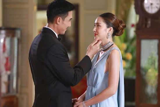 Bồ của chồng gửi ảnh nhạy cảm của họ cho cha tôi