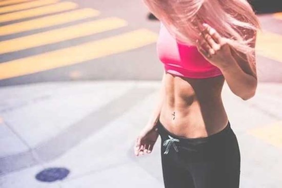 Hút mỡ bụng, cô gái mất luôn khả năng sinh sản