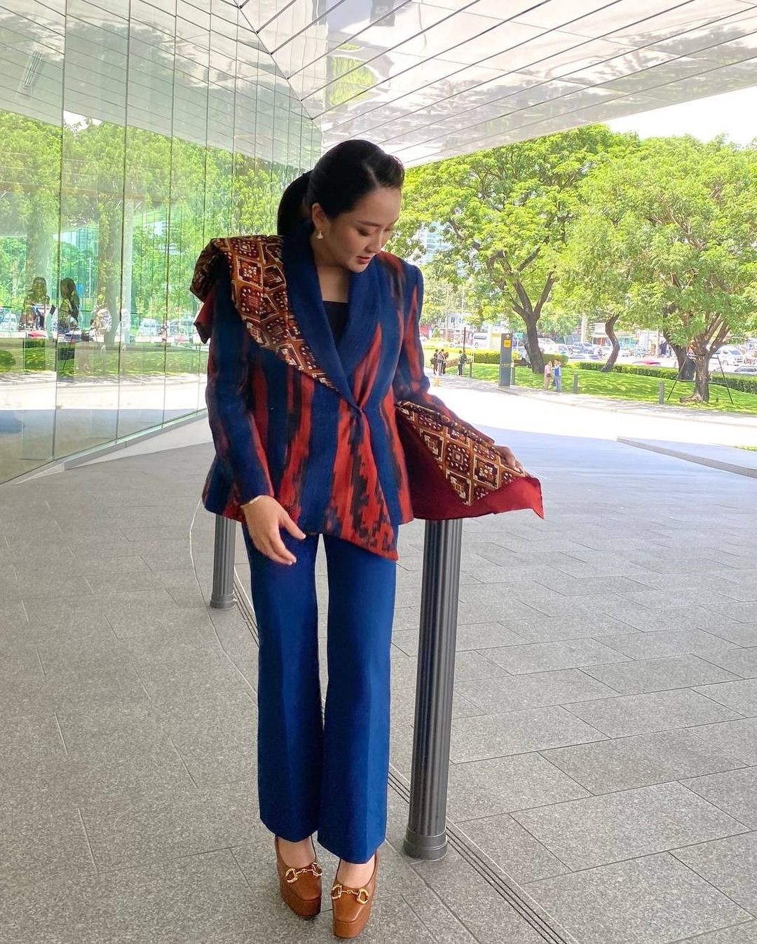 Phong cách sành điệu của nữ Thủ tướng Thái Lan nhậm chức ở tuổi 37-7