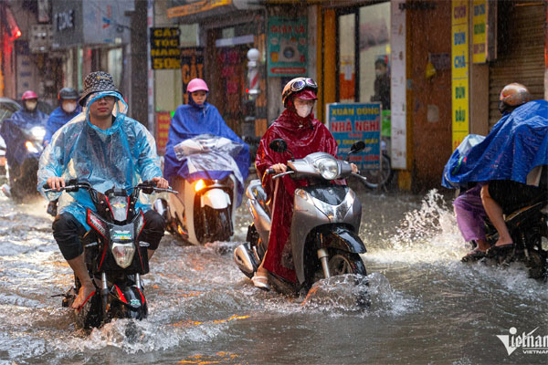 Thời tiết Hà Nội 3 ngày tới: Bắt đầu vào đợt mưa mới, vẫn có nóng oi-1