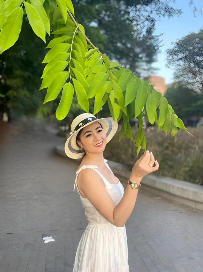 NSƯT Linh Huệ: Trên phim chuyên đóng vai hiền lành, cam chịu, ngoài đời cuộc sống ra sao?-8