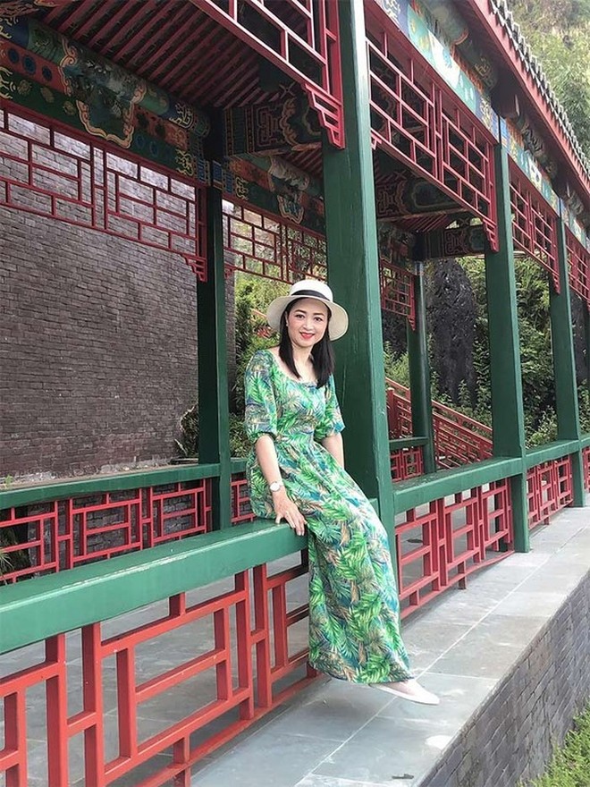 NSƯT Linh Huệ: Trên phim chuyên đóng vai hiền lành, cam chịu, ngoài đời cuộc sống ra sao?-10