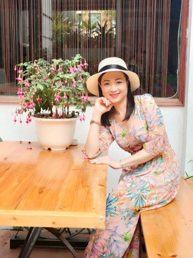 NSƯT Linh Huệ: Trên phim chuyên đóng vai hiền lành, cam chịu, ngoài đời cuộc sống ra sao?-12