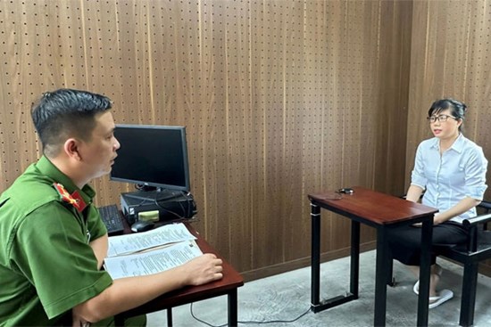 Bắt giam cựu kế toán 'rút ruột' ngân sách trả nợ cá nhân