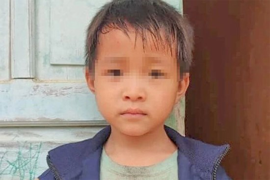 Hút cạn ao nước tìm bé trai 6 tuổi mất tích trong rừng sâu Yên Bái