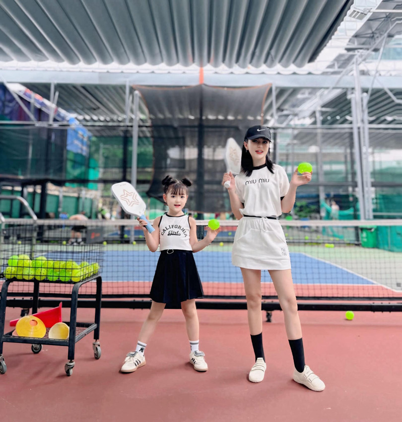 Người đẹp mê chơi Pickleball, lên tiếng chuyện mặc gợi cảm trên sân tập-4