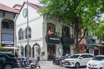 Cận cảnh quán cà phê Starbucks ở TPHCM giá thuê 8,4 tỷ đồng/năm sắp đóng cửa