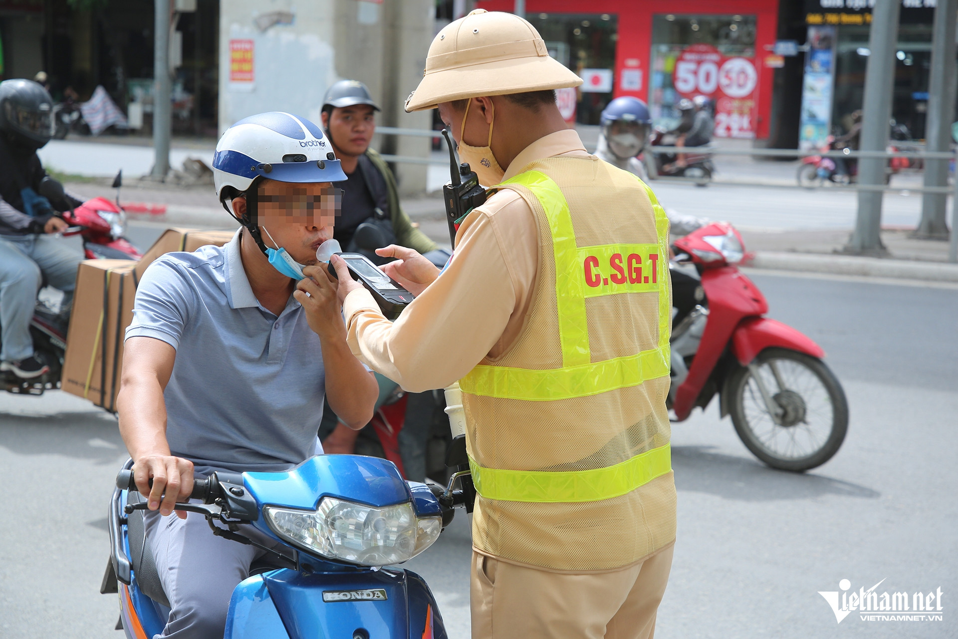 CSGT Hà Nội duy trì kiểm tra nồng độ cồn trong suốt dịp nghỉ lễ 2/9-2