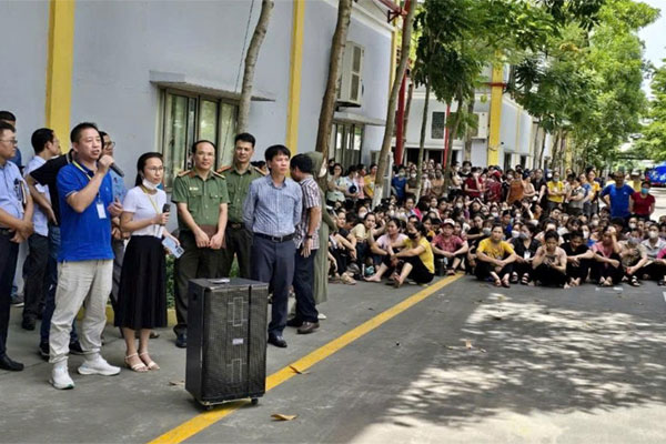 Hơn 1.000 công nhân ngưng việc tập thể đòi quyền lợi-2