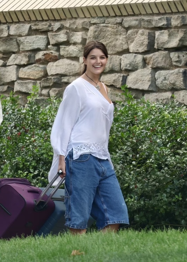 Suri Cruise sau bức ảnh khóc nức nở giữa phố-1