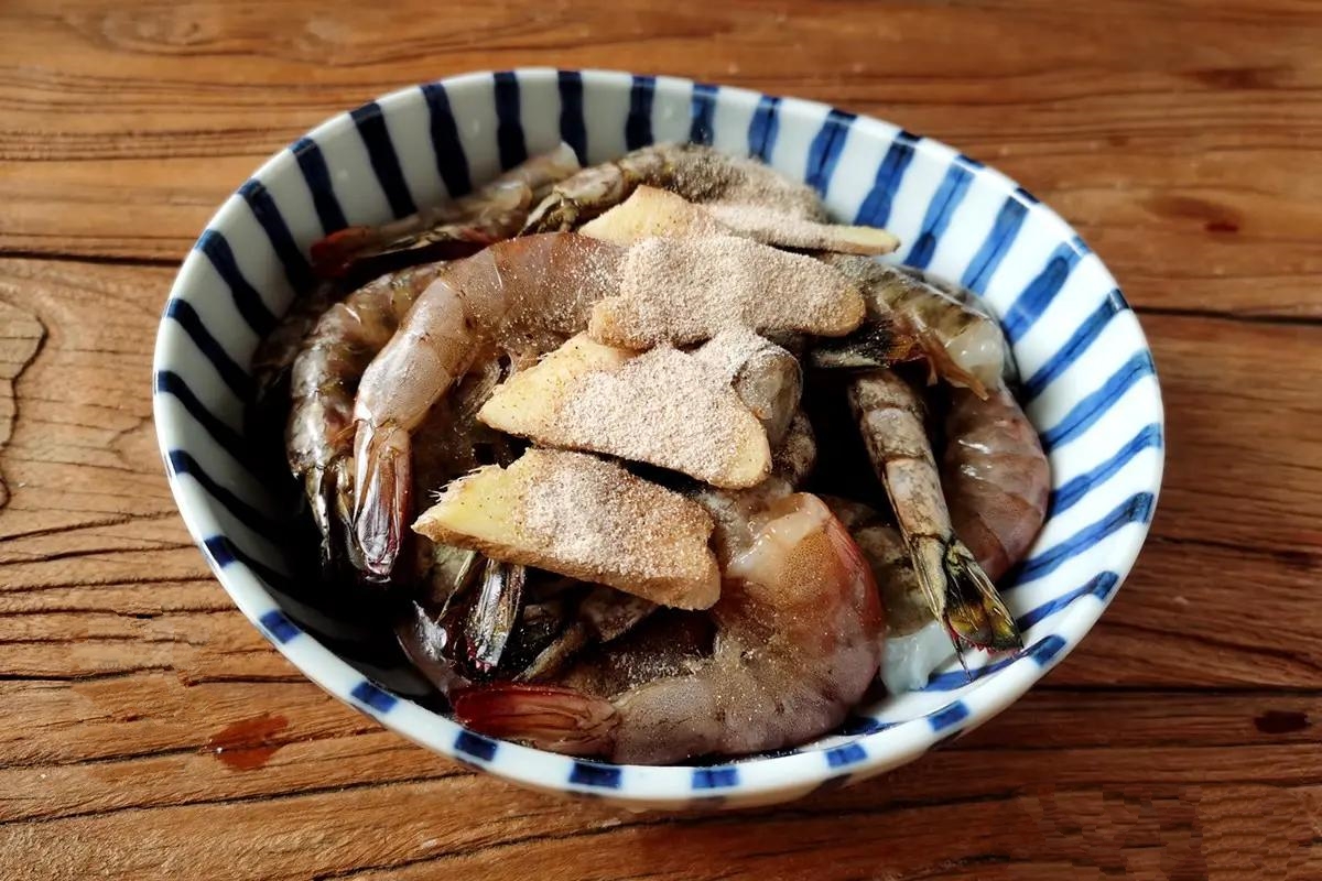 Tôm đừng mang hấp sả nữa, dùng 10 phút chế biến thành món ăn vừa hấp dẫn vừa tăng sức đề kháng trong mùa thu-2