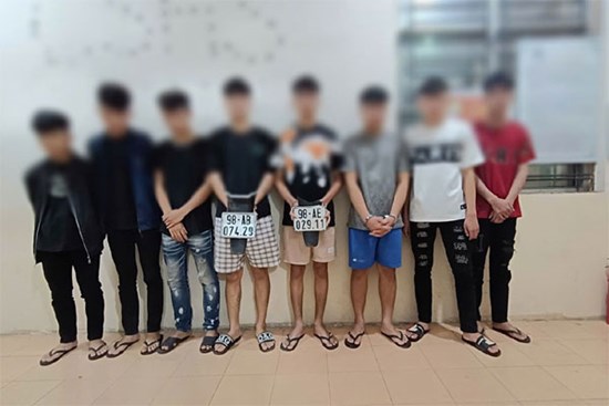 Khởi tố nhóm thanh niên cướp biển số xe máy ở Bắc Giang