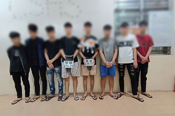 Khởi tố nhóm thanh niên cướp biển số xe máy ở Bắc Giang-1