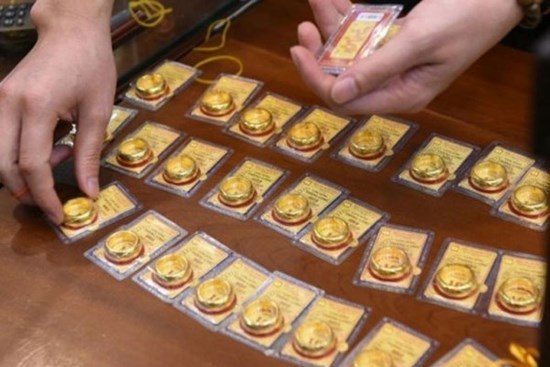 Giá vàng nhẫn cao nhất lịch sử, vì sao người mua lỗ nặng?