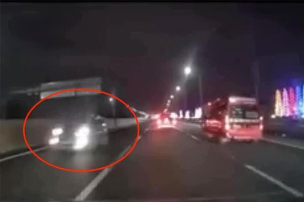 Lời khai của tài xế đi ngược chiều làn 120km/h trên cao tốc Hà Nội - Hải Phòng-2