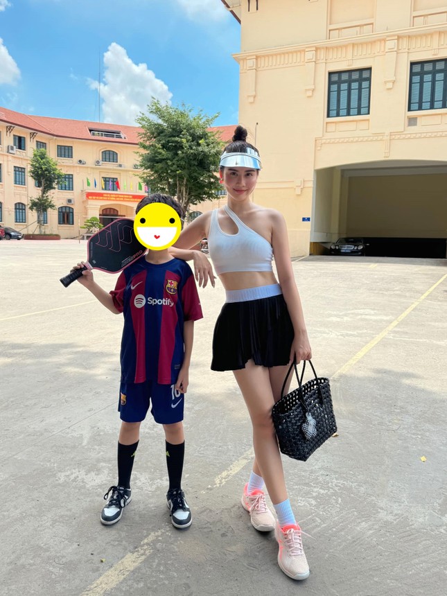 Giữa ồn ào chuyện tập pickleball, Huyền Lizzie nghĩ ra cách né thị phi cực khéo-8