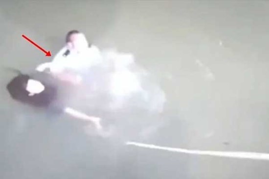 Cảnh sát nhảy xuống sông cứu người nhưng lại bị nạn nhân dìm chết