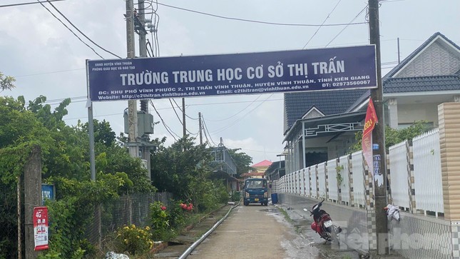 Hiệu trưởng tự ý chuyển trường trước năm học mới: Tôi chưa biết làm lễ khai giảng ở đâu-2