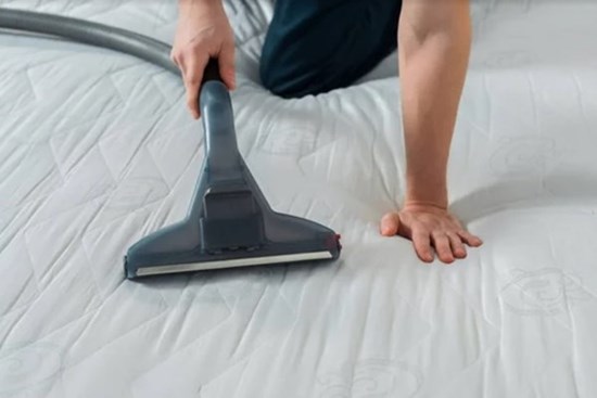 Các bước vệ sinh nệm trẻ em sạch sẽ và an toàn