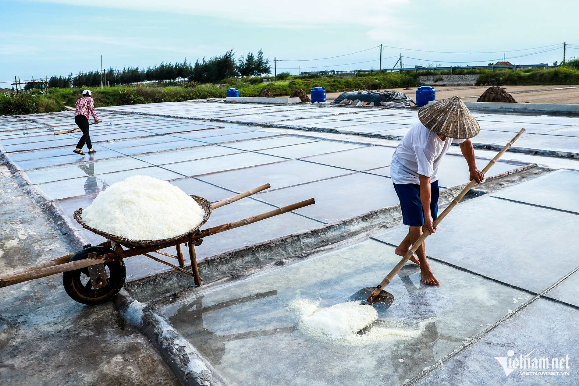 Nghề đặc biệt ở Nam Định: Nắng càng rát mặt dân càng có tiền-1