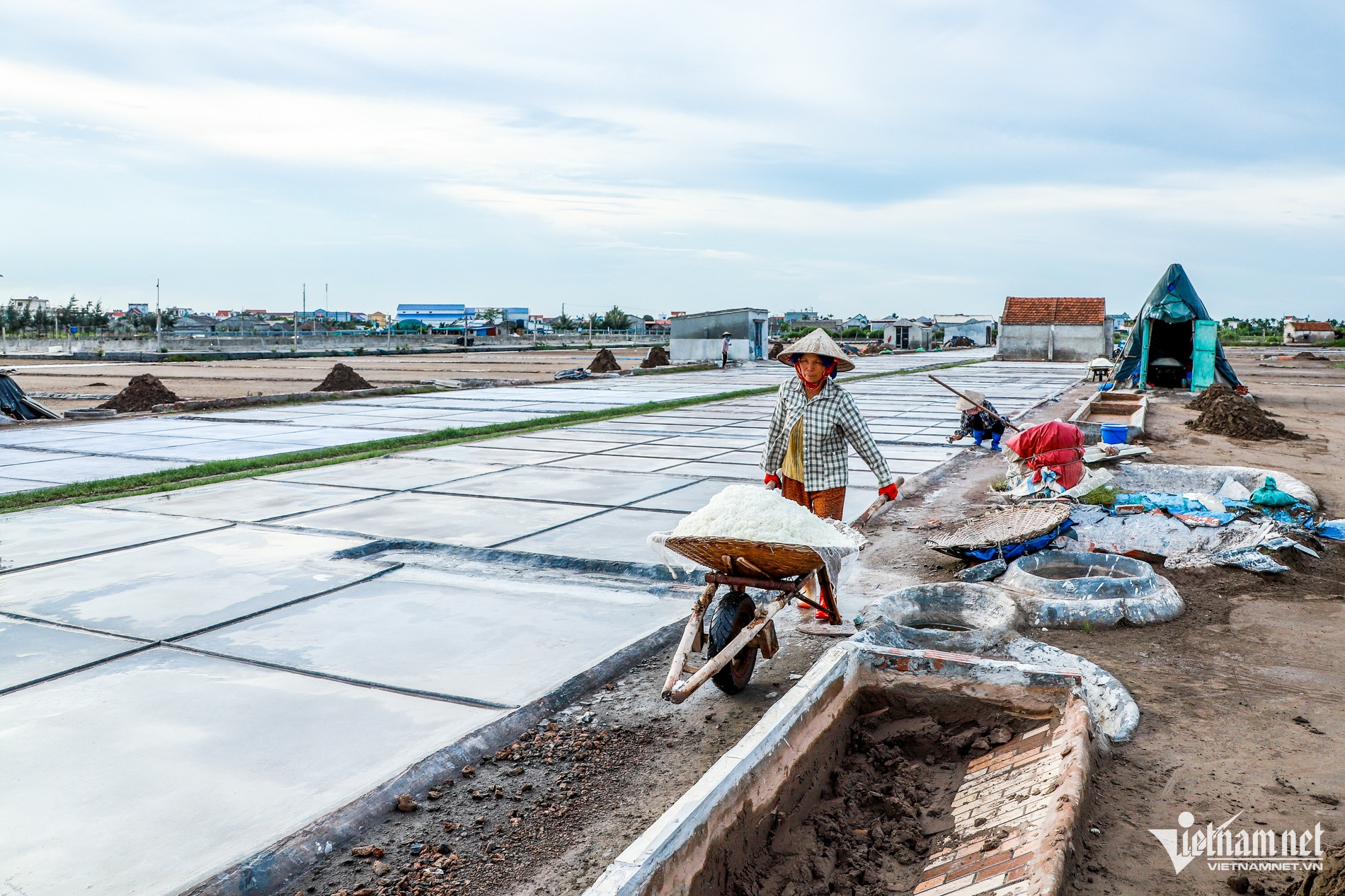 Nghề đặc biệt ở Nam Định: Nắng càng rát mặt dân càng có tiền-6