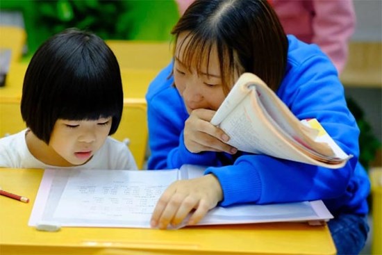 'Mở đường' cho giáo viên dạy thêm, lo tái diễn tình trạng ép học sinh học thêm