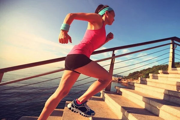 15 phút leo cầu thang mỗi ngày mang lại lợi ích gì?-1