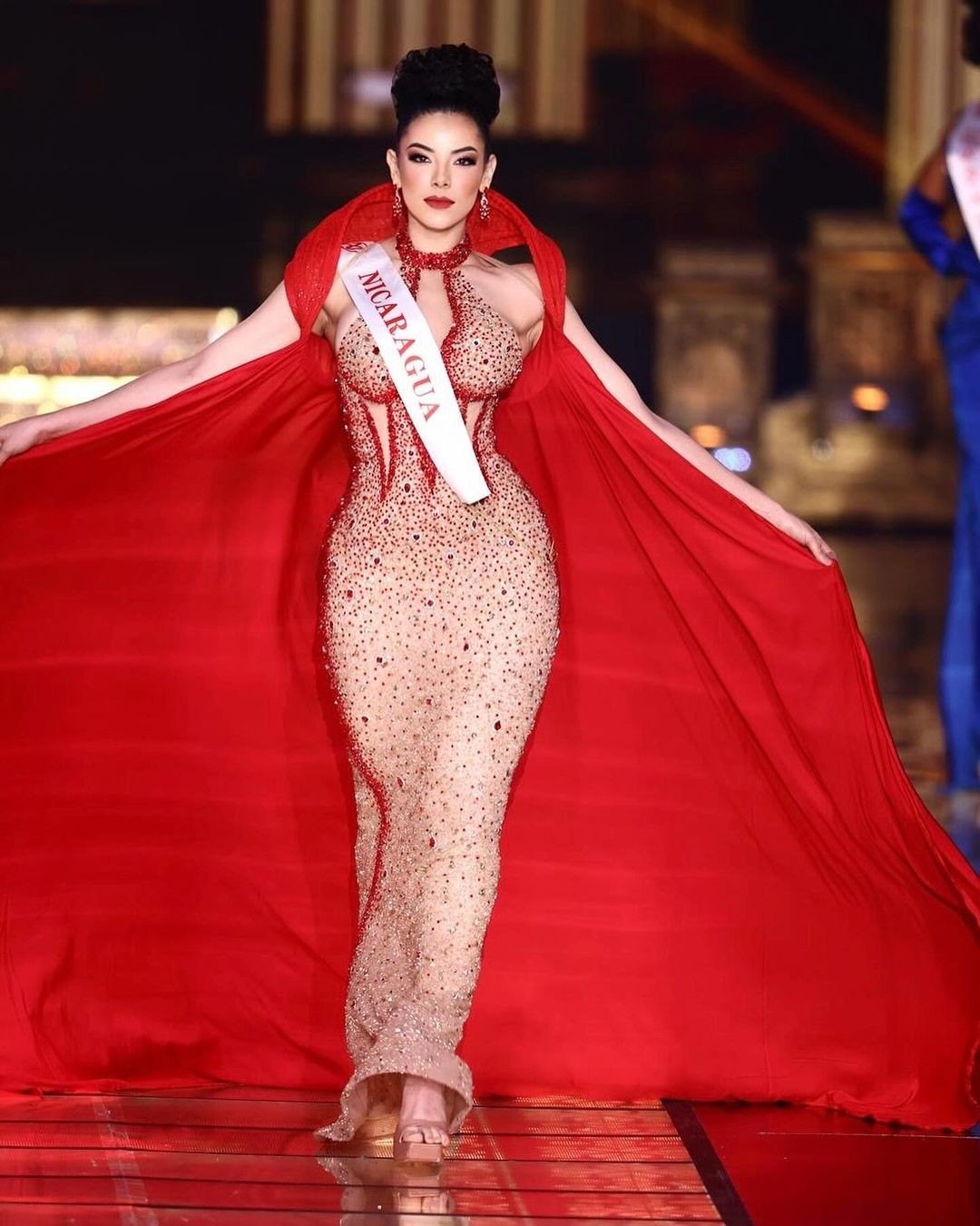 Người đẹp cao 1,8 m là đối thủ của Thanh Thủy ở Hoa hậu Quốc tế-8