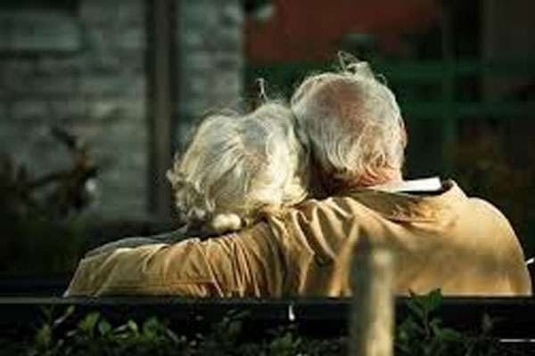 Cô dâu 83 tuổi tìm thấy hạnh phúc sau nửa thập kỷ chờ đợi mối tình đầu-4