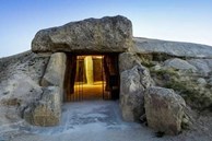 Tiết lộ cách người xưa xây dựng di tích đá khổng lồ Menga Dolmen