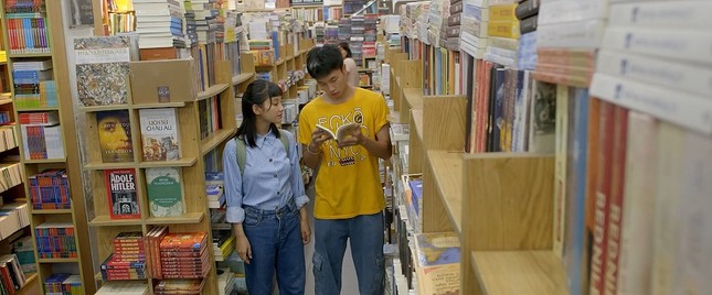Đi Giữa Trời Rực Rỡ: Khán giả than trời vì một cảnh quay quan trọng lại quá giả trân-2