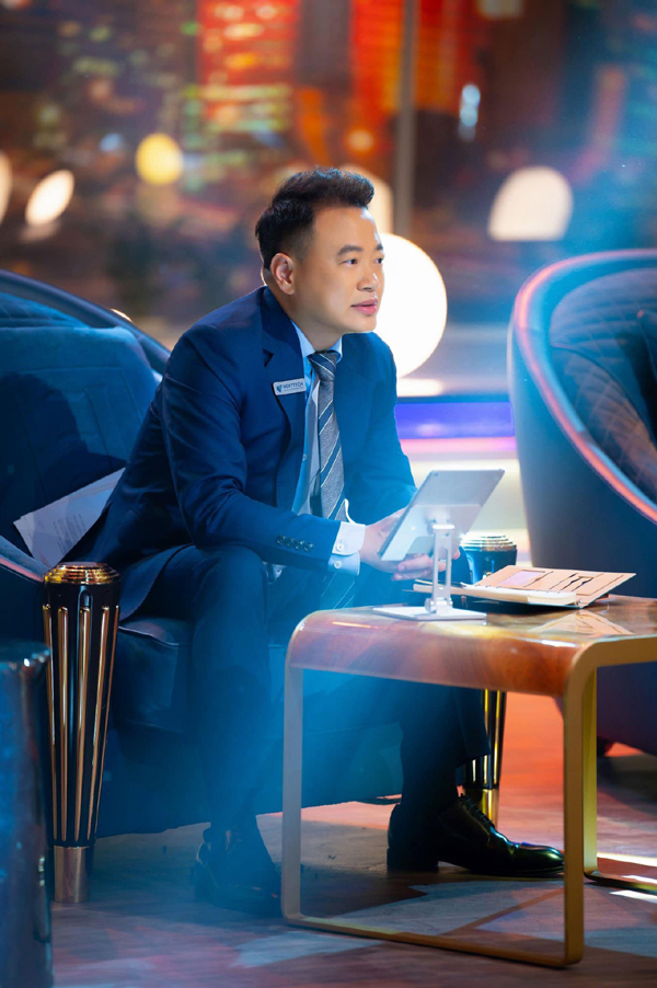 Shark Bình tuổi 43: Vợ đẹp con ngoan, tài sản triệu đô nhưng vẫn suy tư về sự giàu có của đời người-1