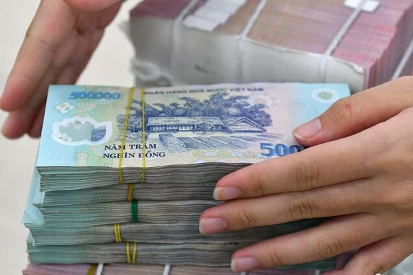 Soi thu nhập khủng của nhân viên và sếp ngân hàng-1