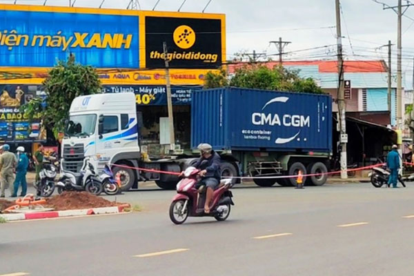 Tạm giữ tài xế container cán tử vong hai dì cháu ở Bình Phước-1