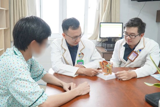 'Cậu nhỏ' của người đàn ông cương cứng kéo dài hàng giờ sau chầu nhậu