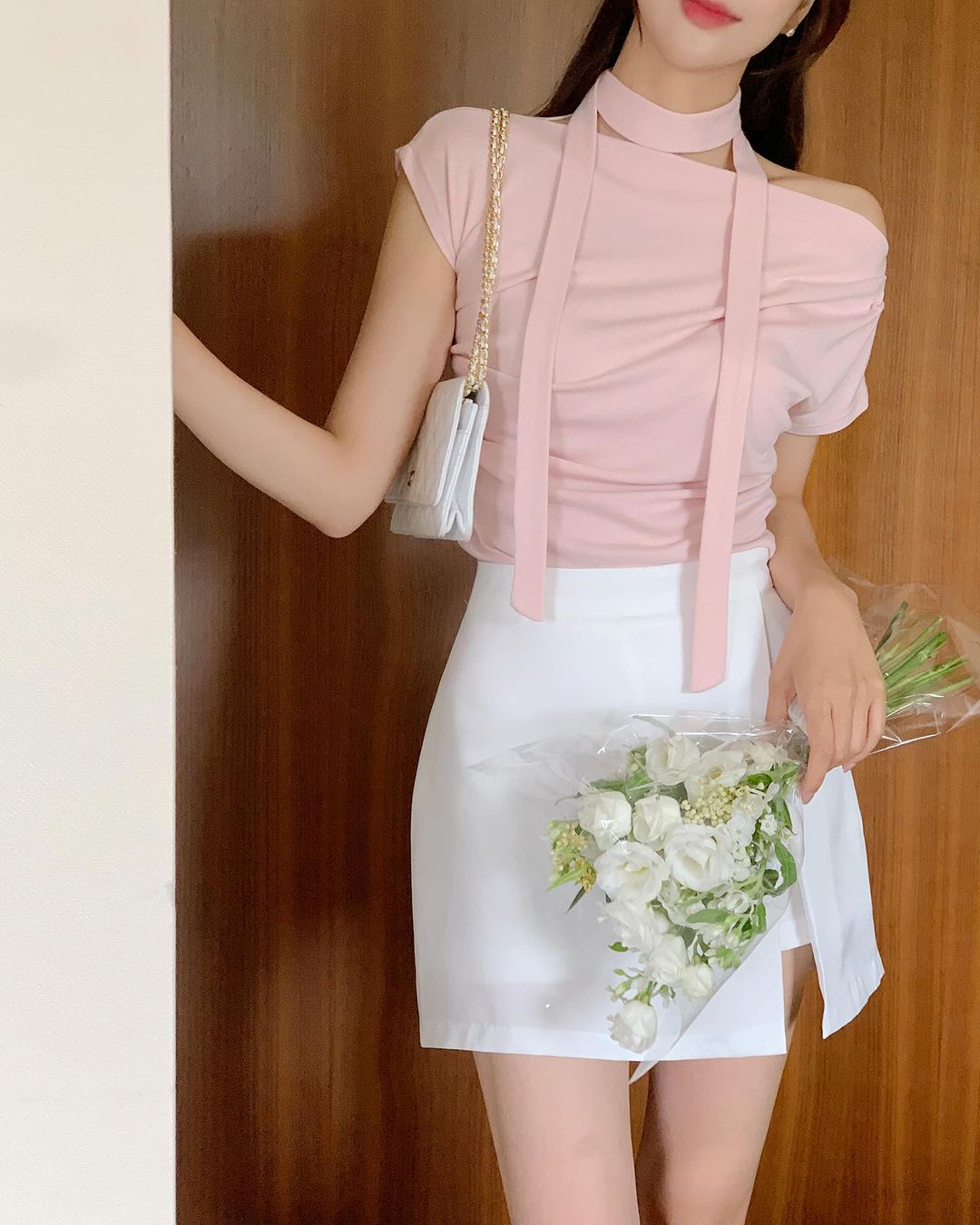 5 kiểu áo nữ tính được yêu thích trong mùa thu-8