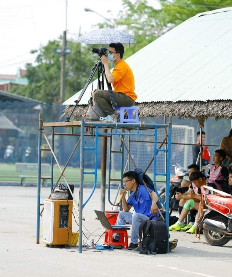 Chàng trai Việt giỏi biến hóa giọng nói, có thể kiếm tiền triệu mỗi phút-1